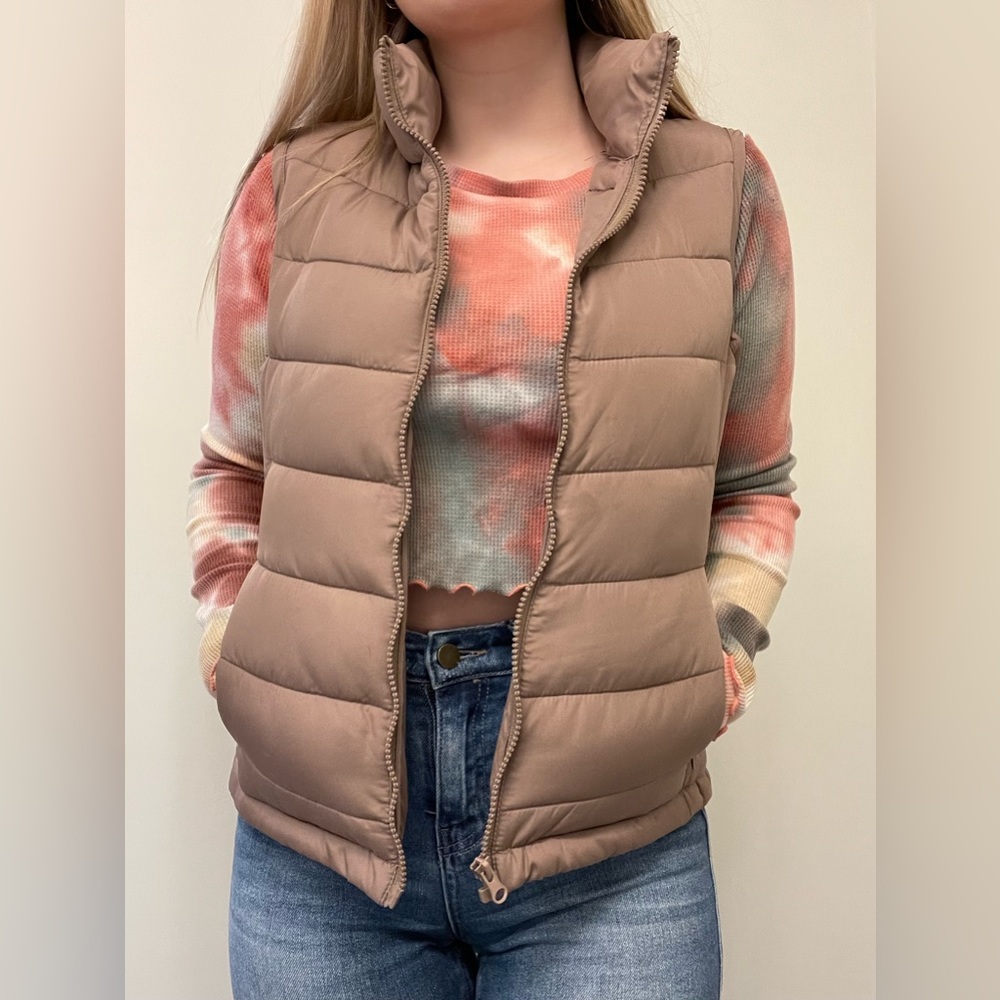 Tan puffer vest size small